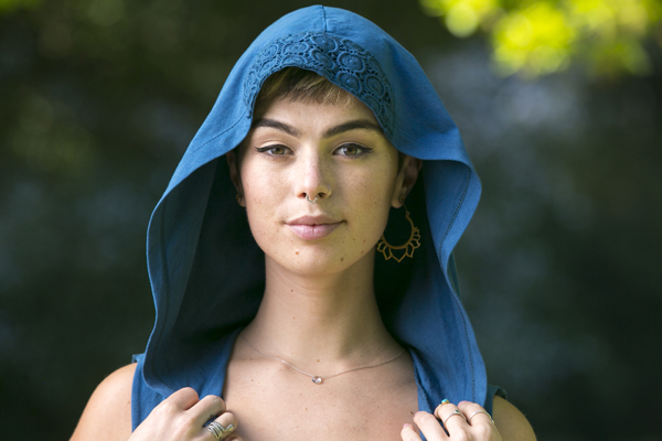 Hooded cape detail